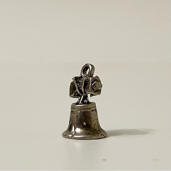 Vintage Sterling Silver Liberty Bell Bracelet Charm - Picture 6 of 14